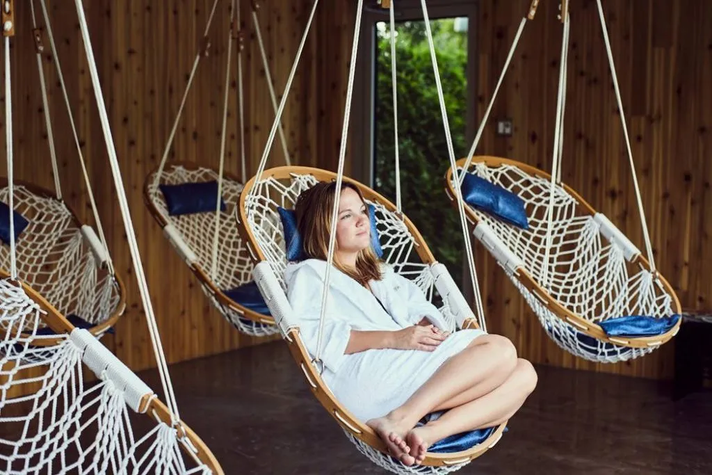 chaise hamac en corde avec cadre en bois