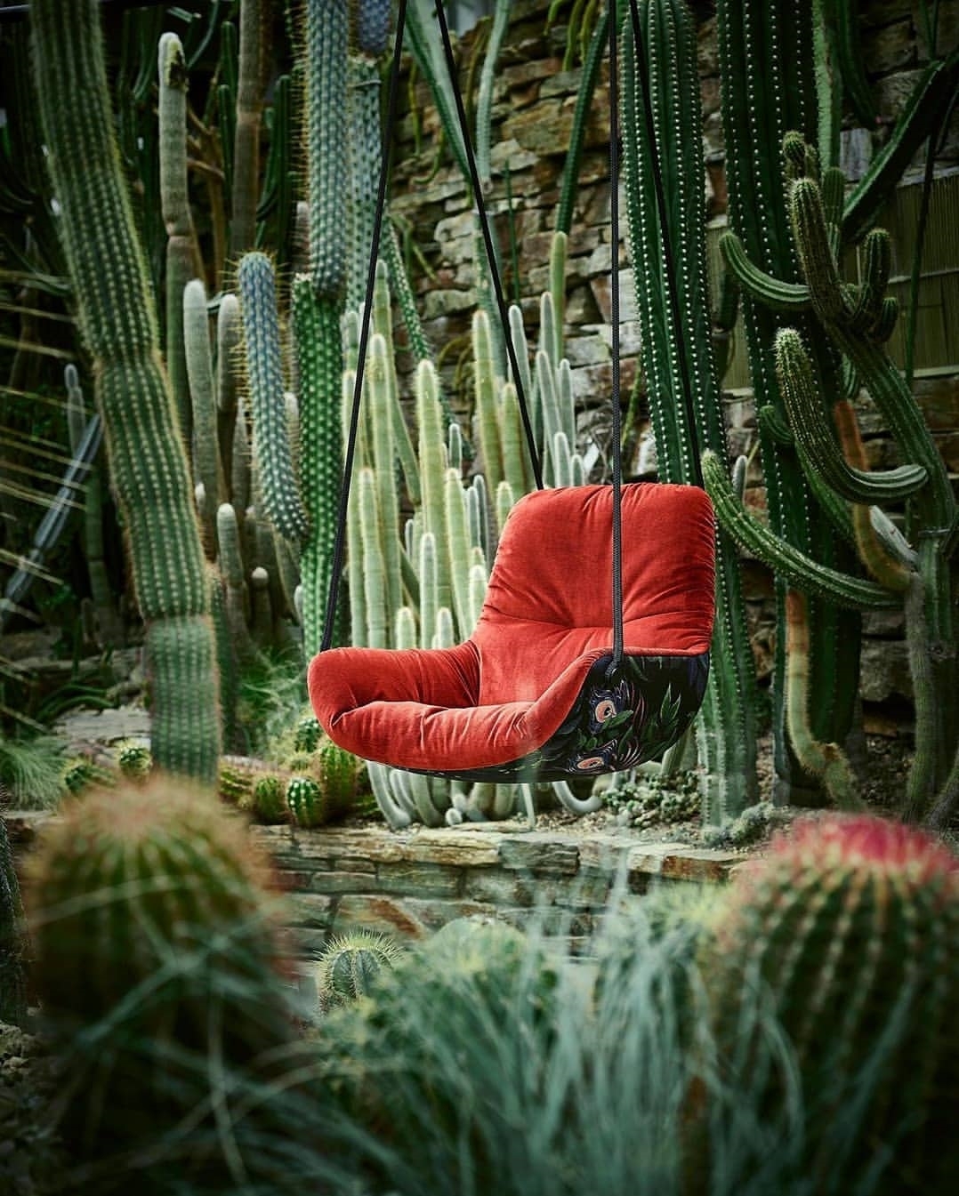 rouge-swing-seat-urban-jungle